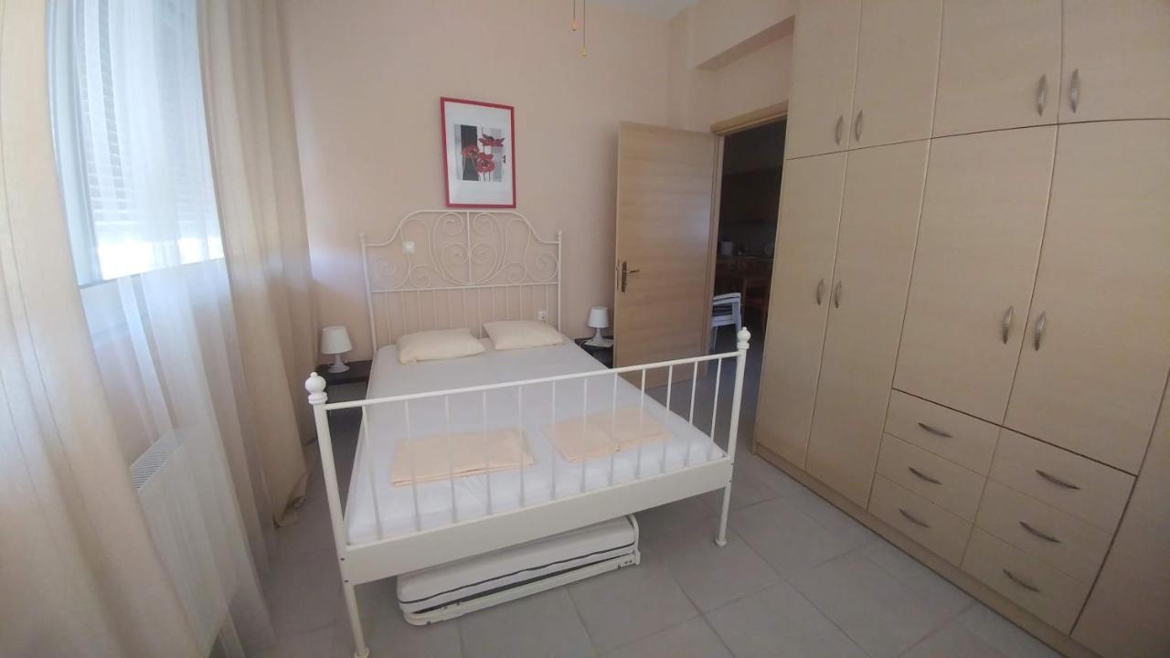 Family Apartment Derveni Extérieur photo